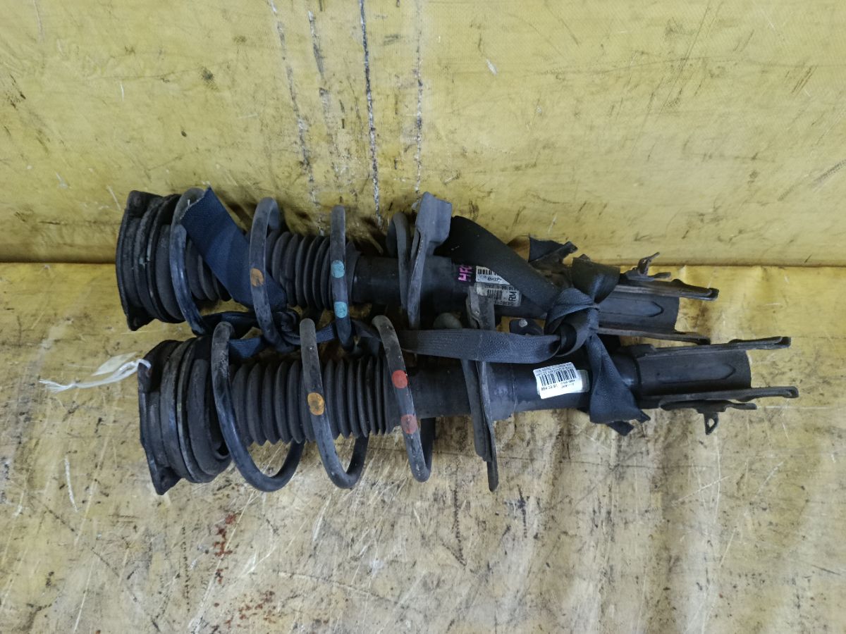 Стойка амортизатора 54303-1VA1A, 54302-1VA1A на Nissan Serena HFC26 MR20DD Фото 1
