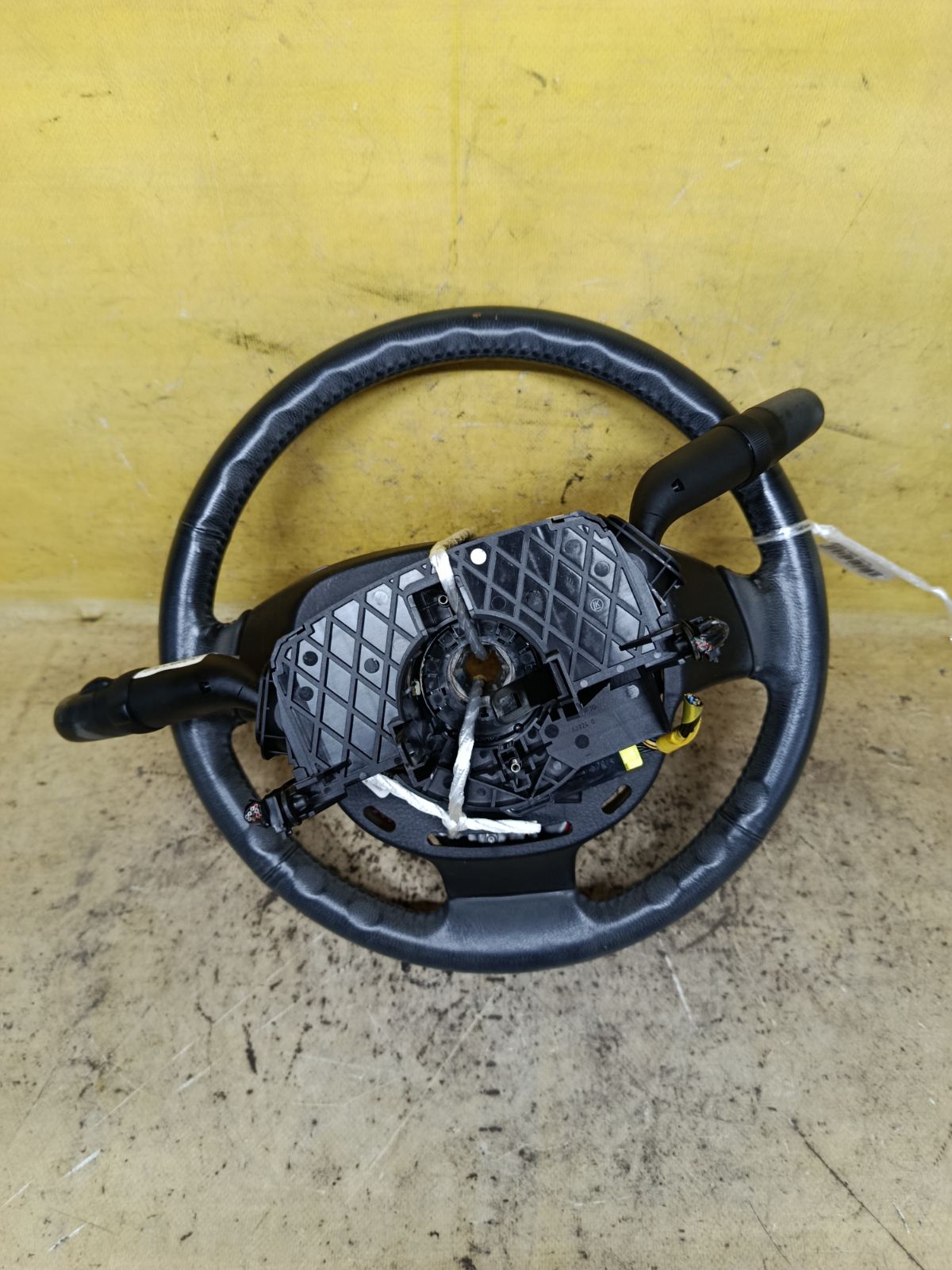 Руль на Mazda Verisa DC5W Фото 4