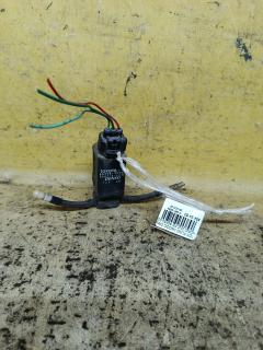 Насос омывателя стекла на Toyota Funcargo NCP20 2NZ-FE 85330-20460  85330-52030