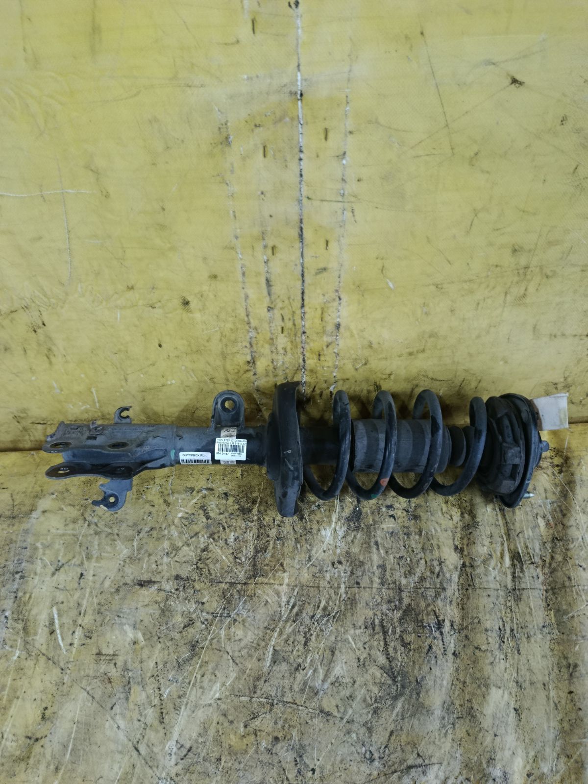 Стойка амортизатора 51610-SZW-J140-M1 на Honda Stepwgn RK5 R20A Фото 1