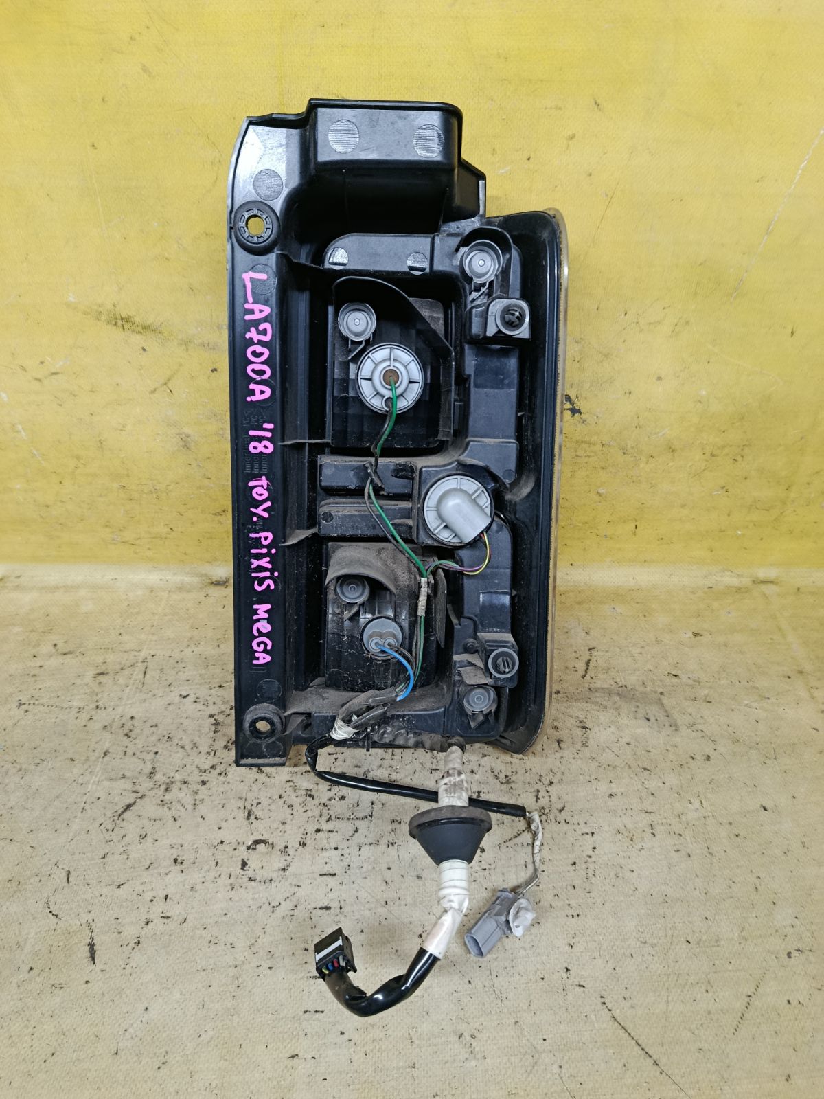 Стоп 20518 20518, на Toyota Pixis Mega LA700A Фото 2