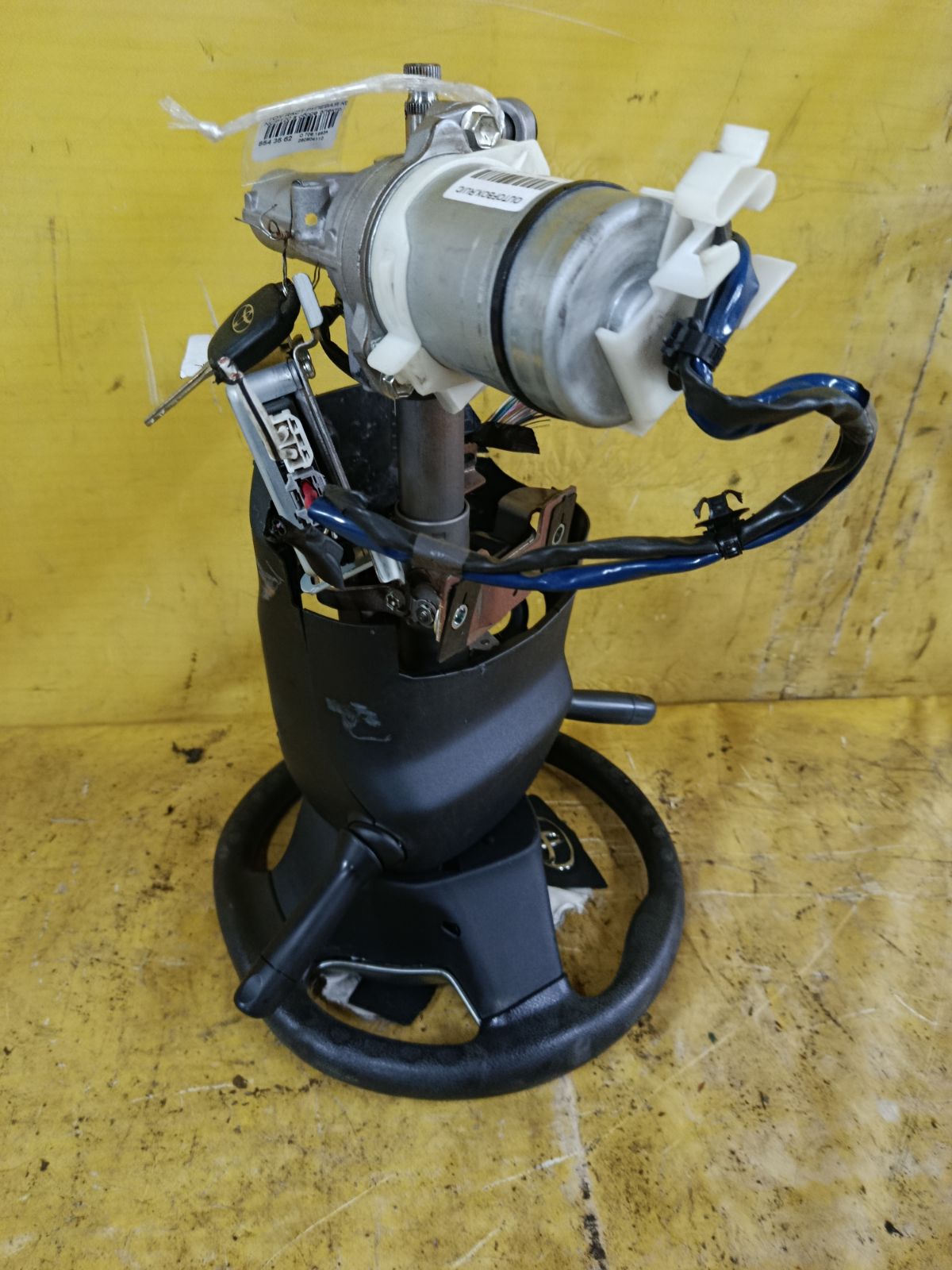 Рулевая колонка на Toyota Ractis NCP120 Фото 1