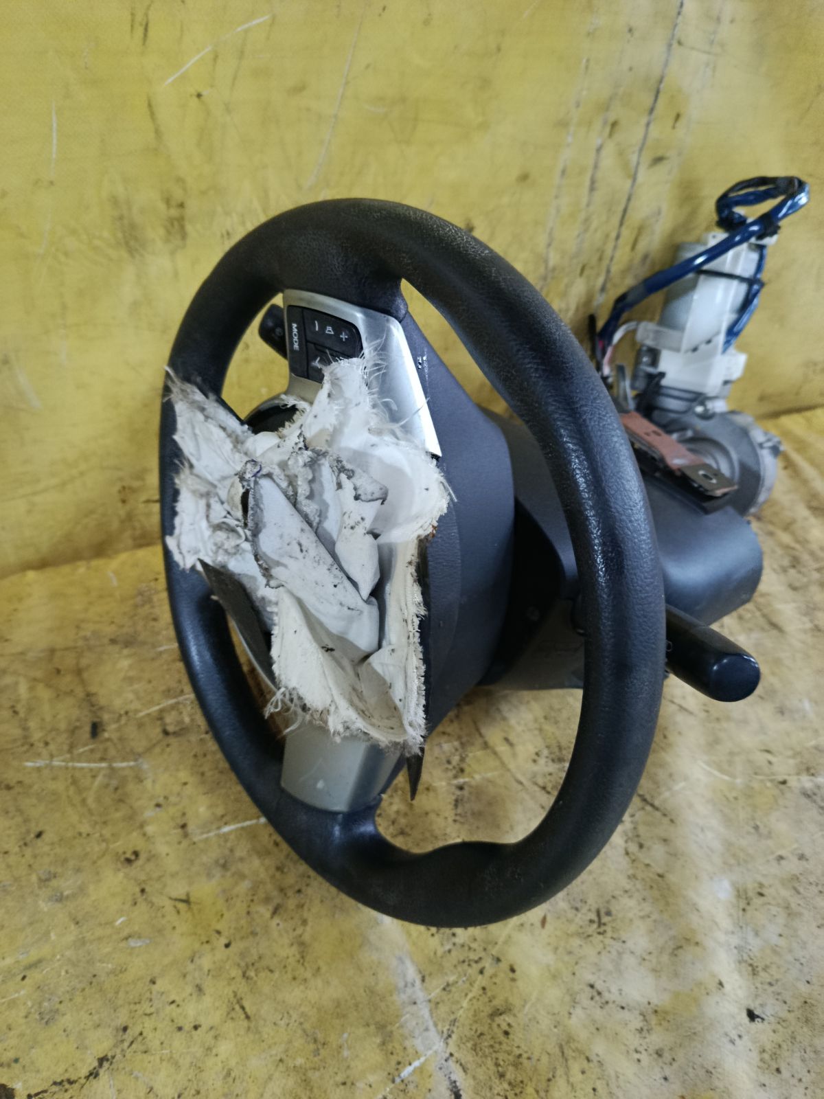 Рулевая колонка на Toyota Ractis NCP120 Фото 3