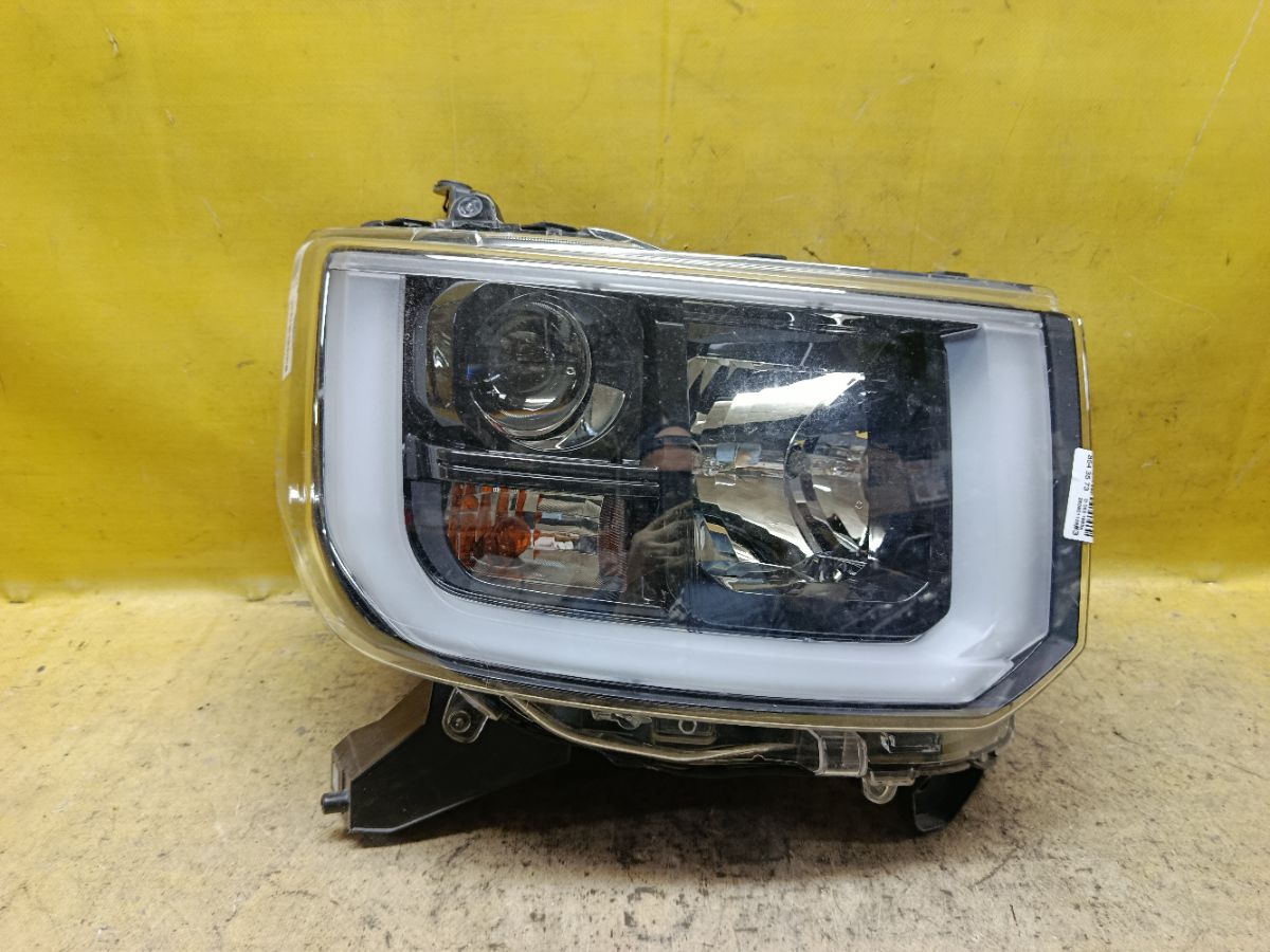 Фара W2664 W2664, на Toyota Pixis Mega LA700A Фото 1
