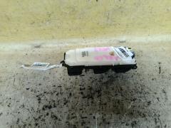Блок упр-я стеклоподъемниками 84040-28060 на Toyota Voxy AZR60G Фото 2