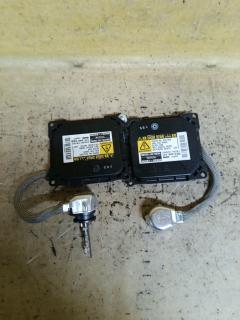 Блок розжига ксенона на Toyota Voxy AZR60G 85967-52030