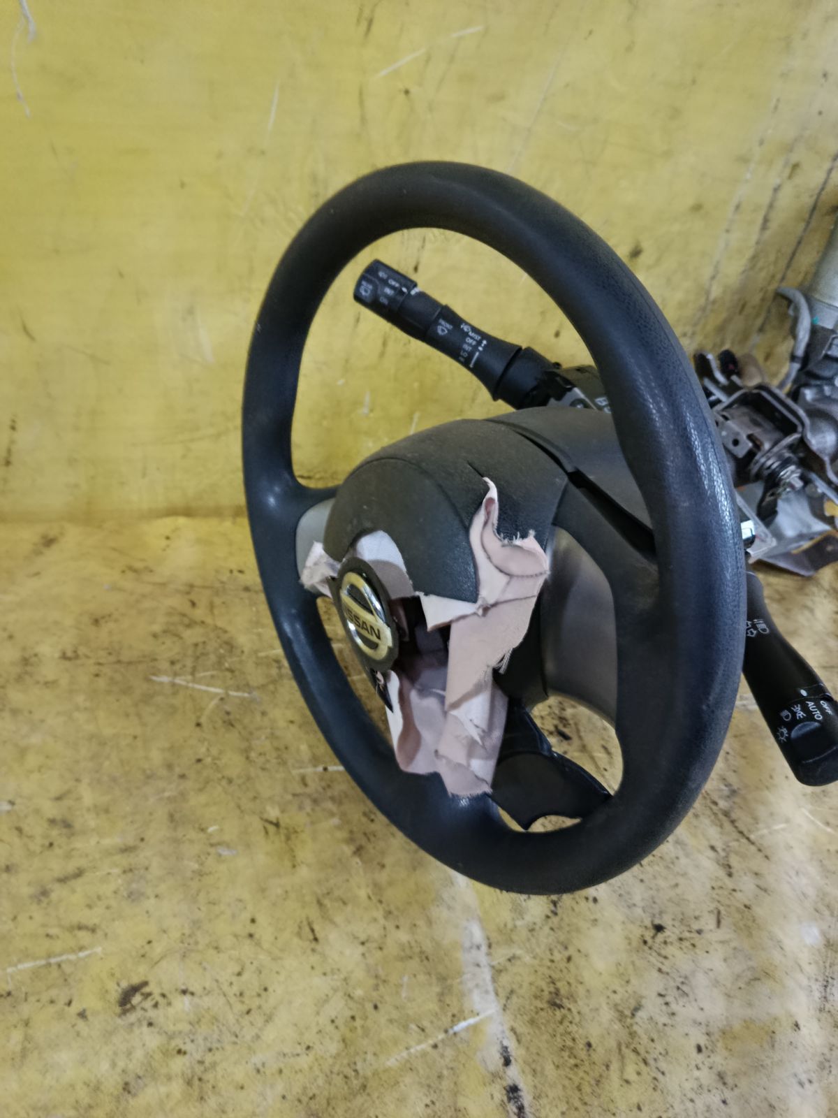 Рулевая колонка на Nissan March K13 Фото 3