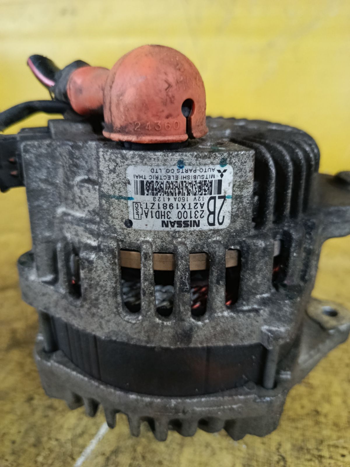 Генератор 23100-3HD1A на Nissan Note E12 HR12DDR Фото 3