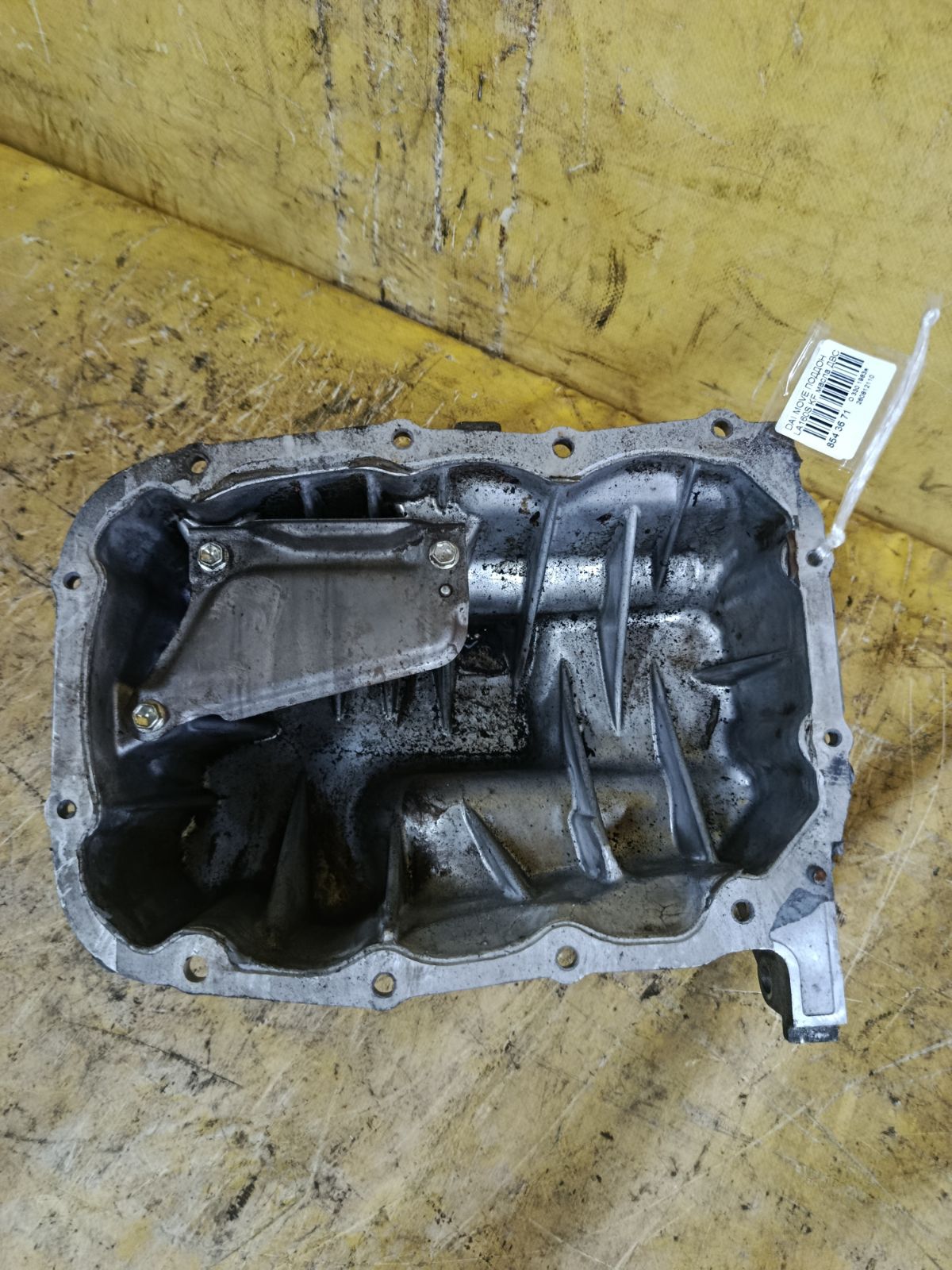Поддон на Daihatsu Move LA160S KF Фото 1