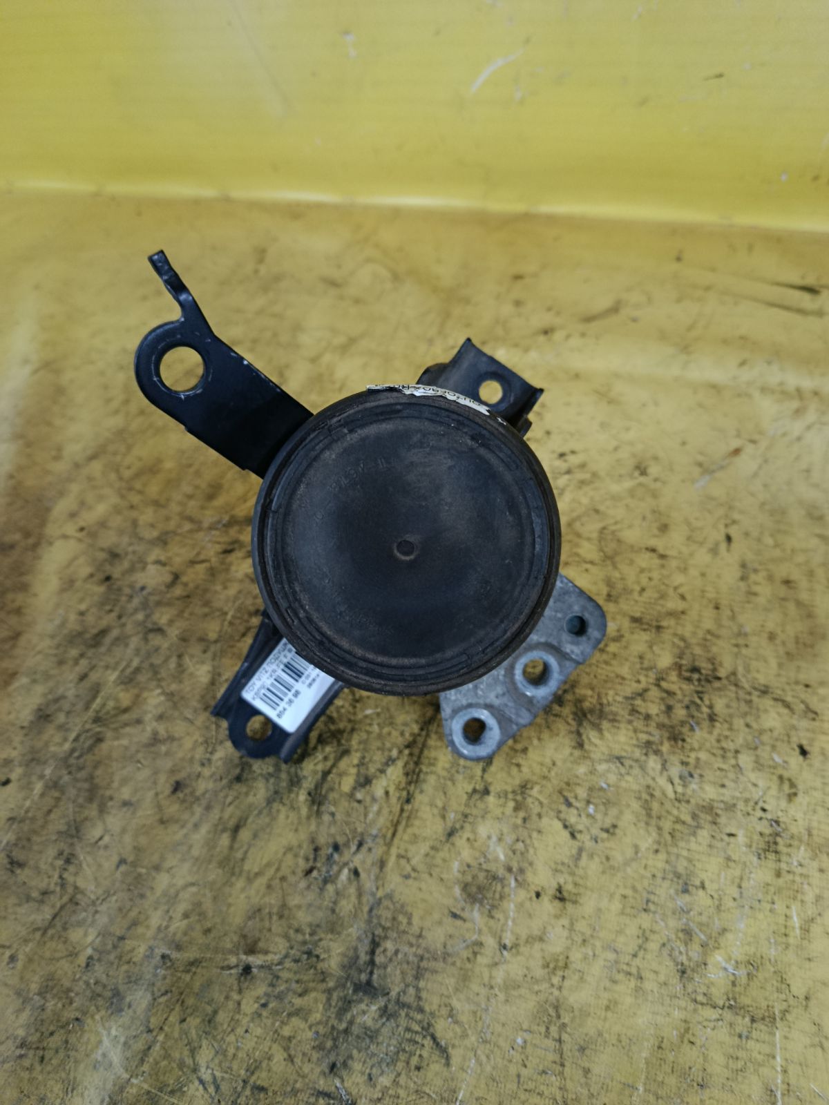 Подушка двигателя на Toyota Vitz KSP90 1KR-FE Фото 4