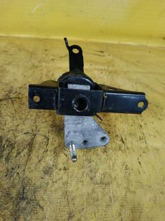 Подушка двигателя на Toyota Vitz KSP90 1KR-FE Фото 3