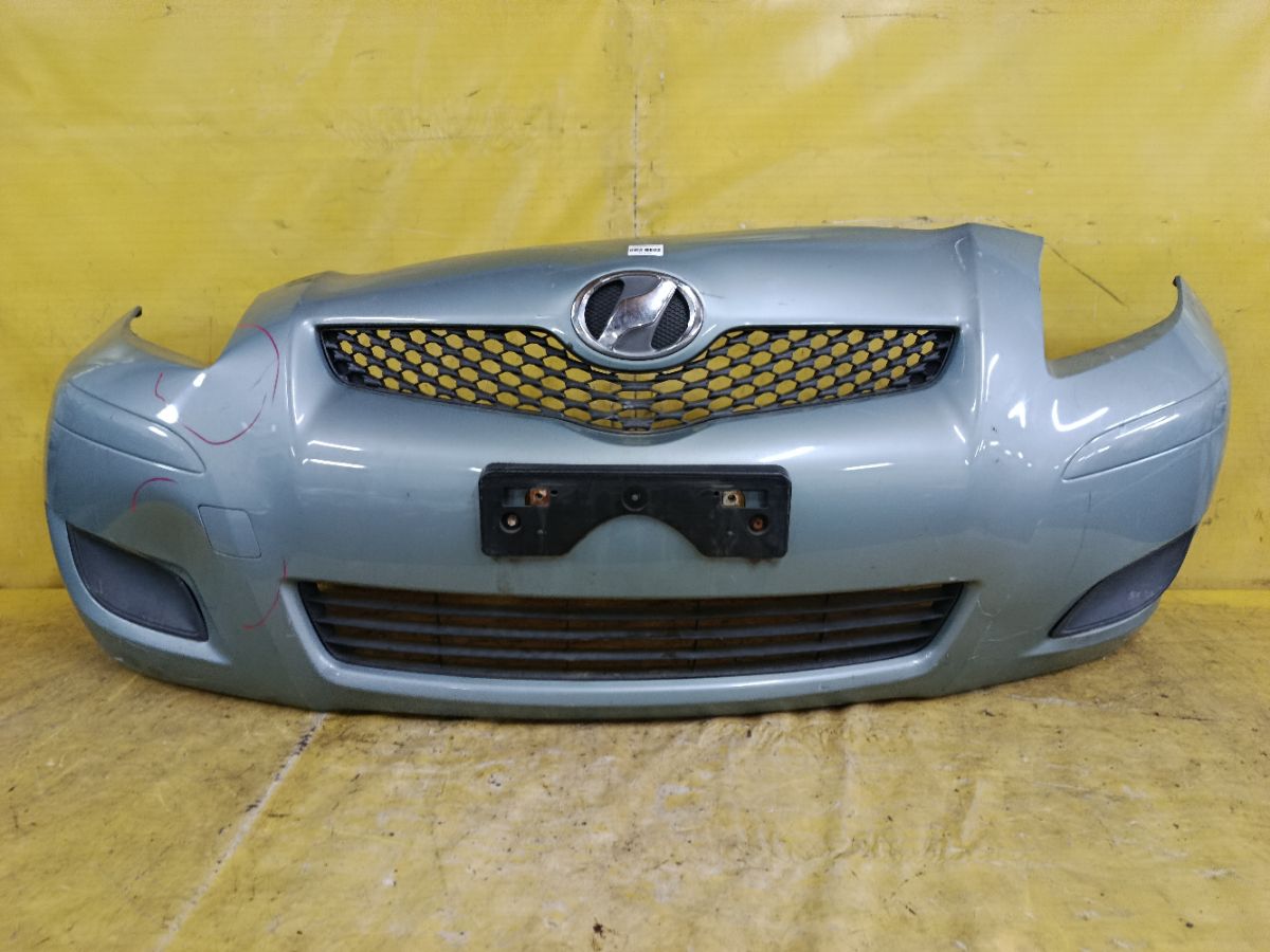 Бампер на Toyota Vitz KSP90 Фото 1