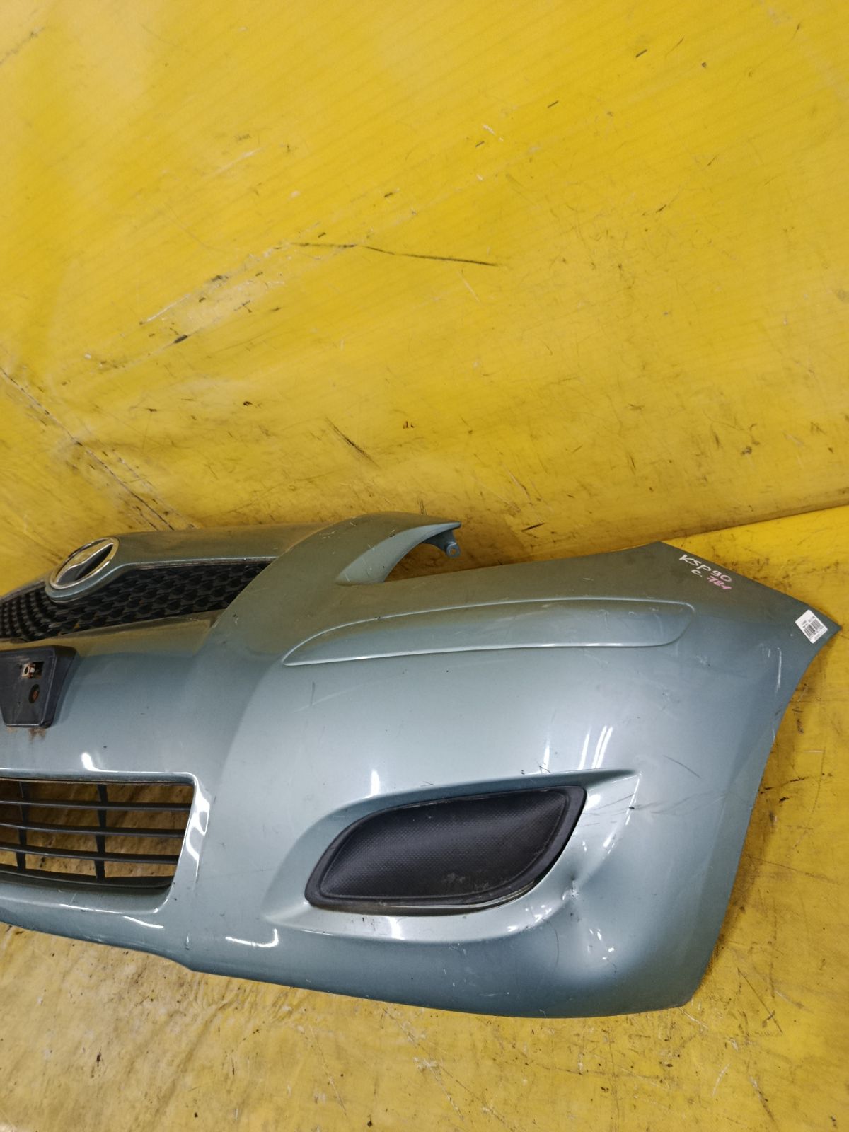 Бампер на Toyota Vitz KSP90 Фото 3