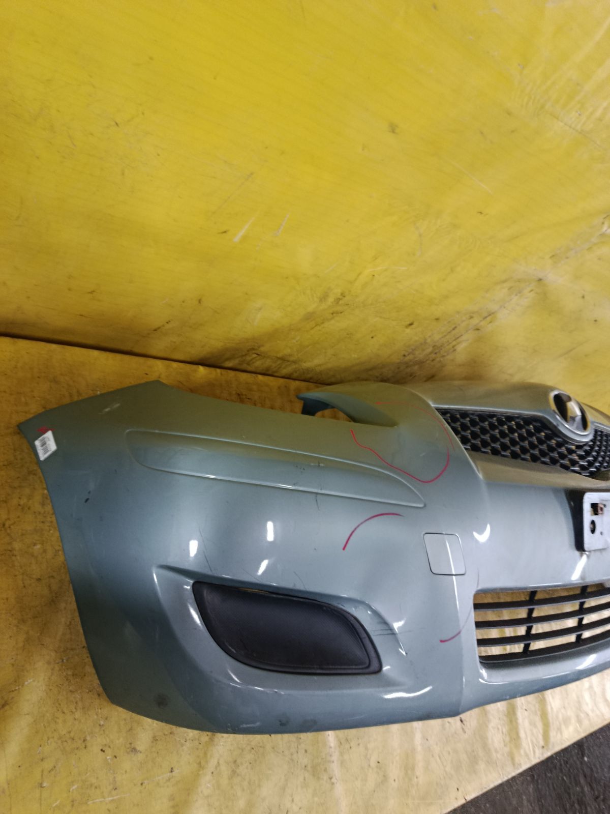 Бампер на Toyota Vitz KSP90 Фото 4