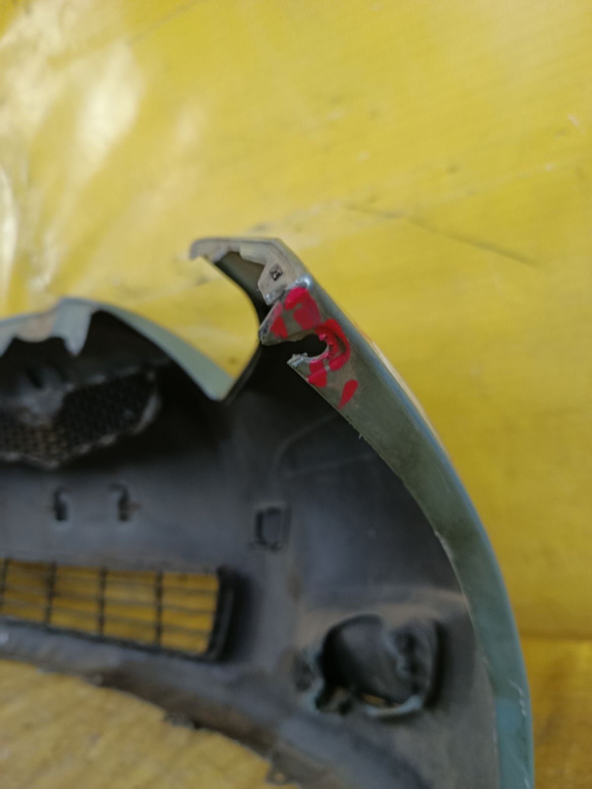 Бампер на Toyota Vitz KSP90 Фото 7
