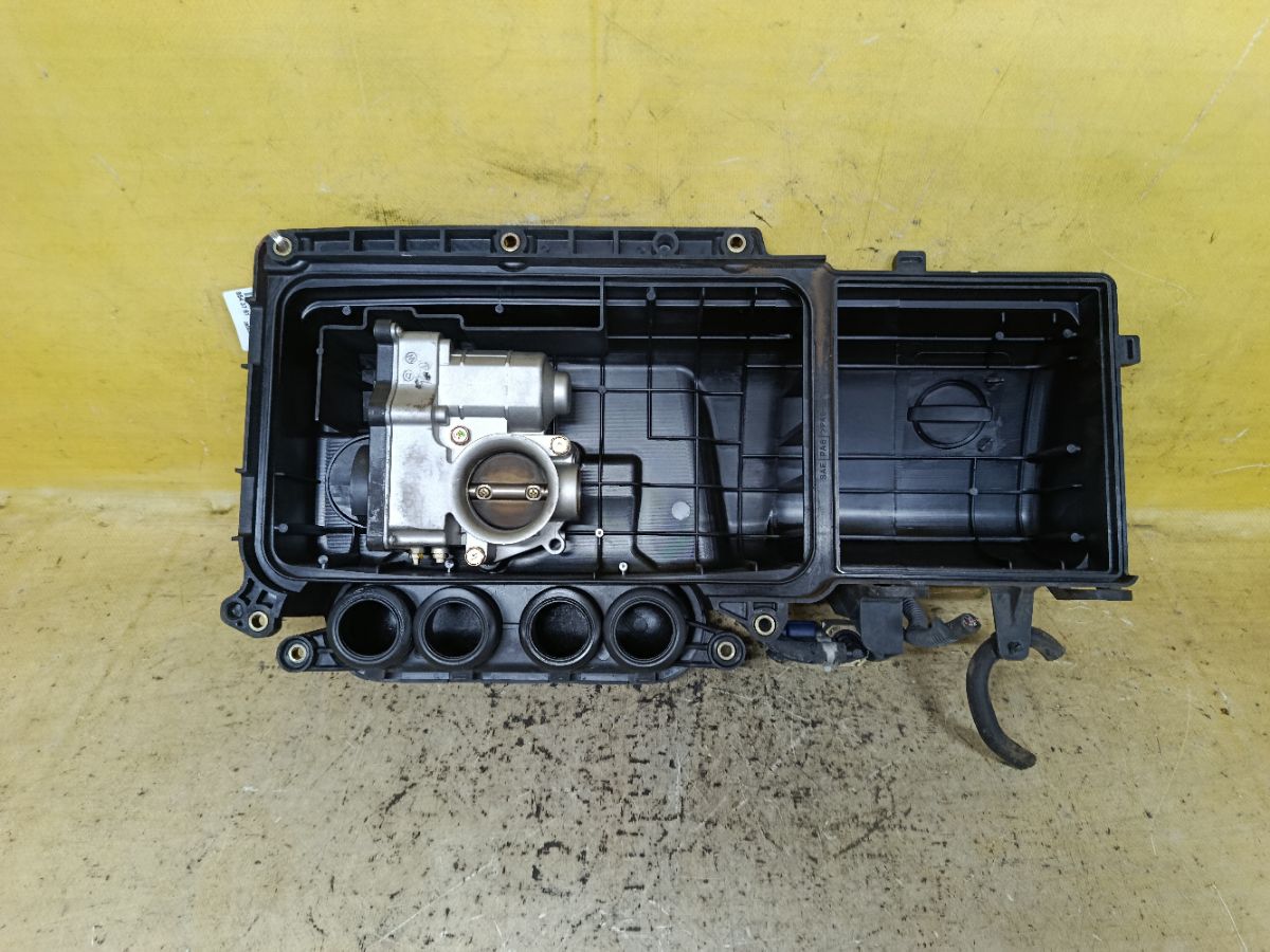 Дроссельная заслонка на Nissan March AK12 CR12DE Фото 2