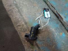 Насос омывателя стекла 85330-10280 на Toyota Фото 3