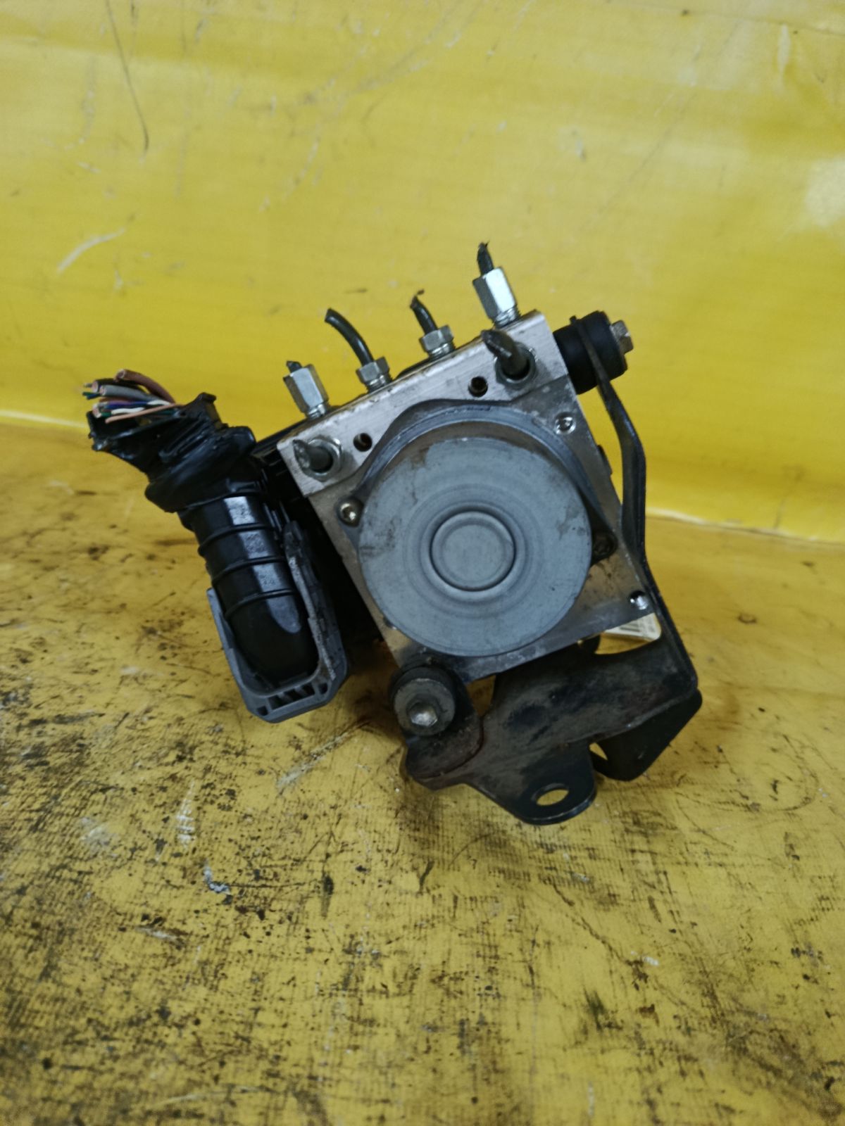 Блок ABS 44510-B2L70, 89540-B2L00 на Daihatsu Mira E:s LA350S KF-VE6 Фото 3