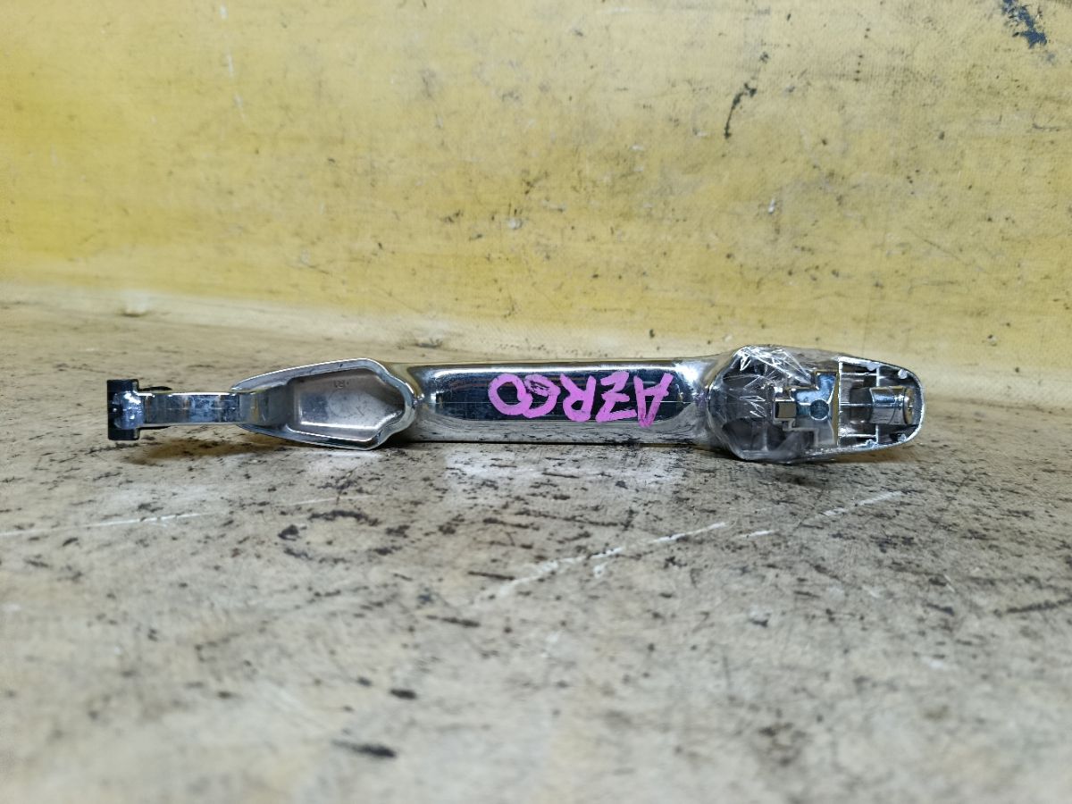 Ручка двери на Toyota Noah AZR60G Фото 2