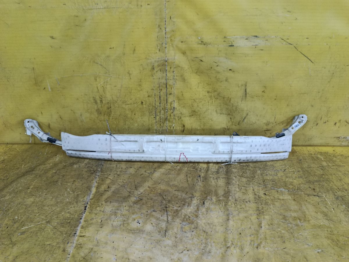 Жесткость бампера 52611-50030 на Toyota Celsior UCF21 Фото 1