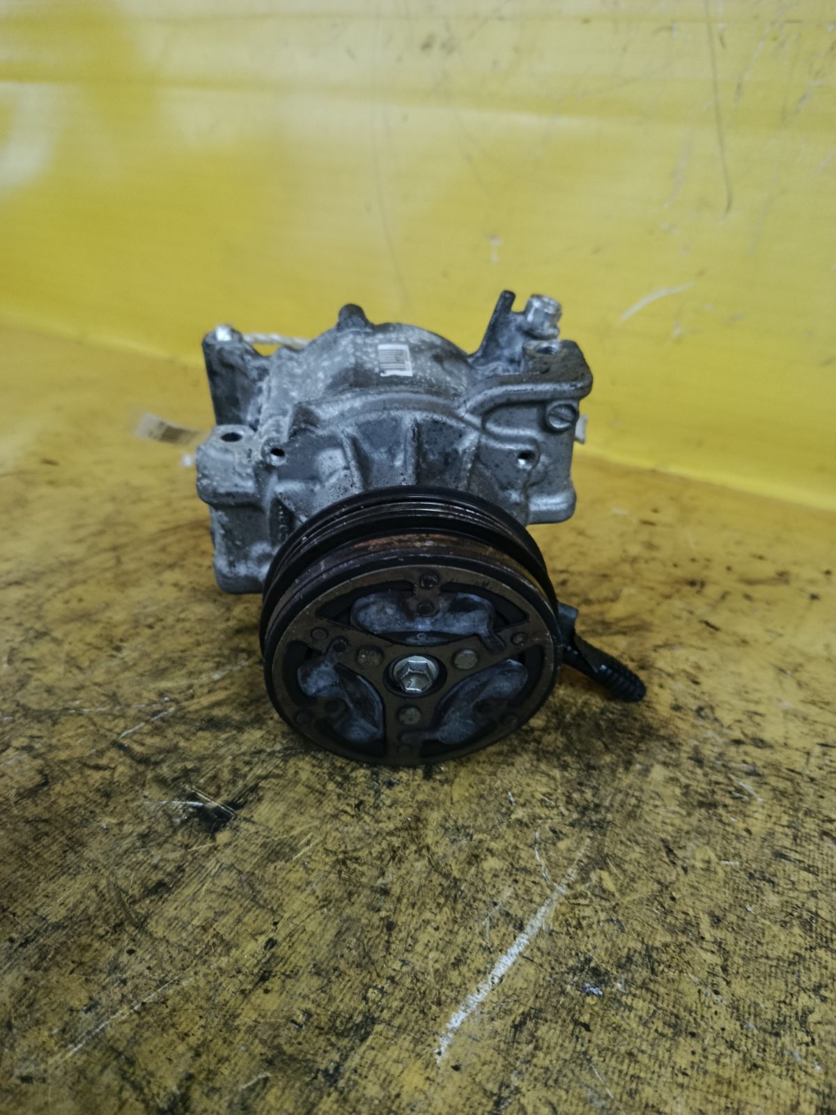 Компрессор кондиционера 447280-3810 на Daihatsu Cast LA250S KF-VE Фото 4