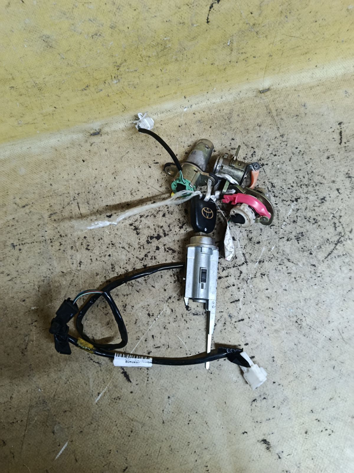 Замок зажигания на Toyota Celsior UCF21 Фото 2