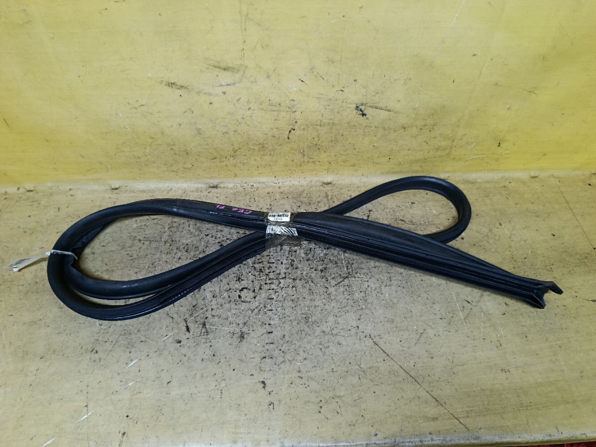 Уплотнение двери на Honda Fit GE6 Фото 1
