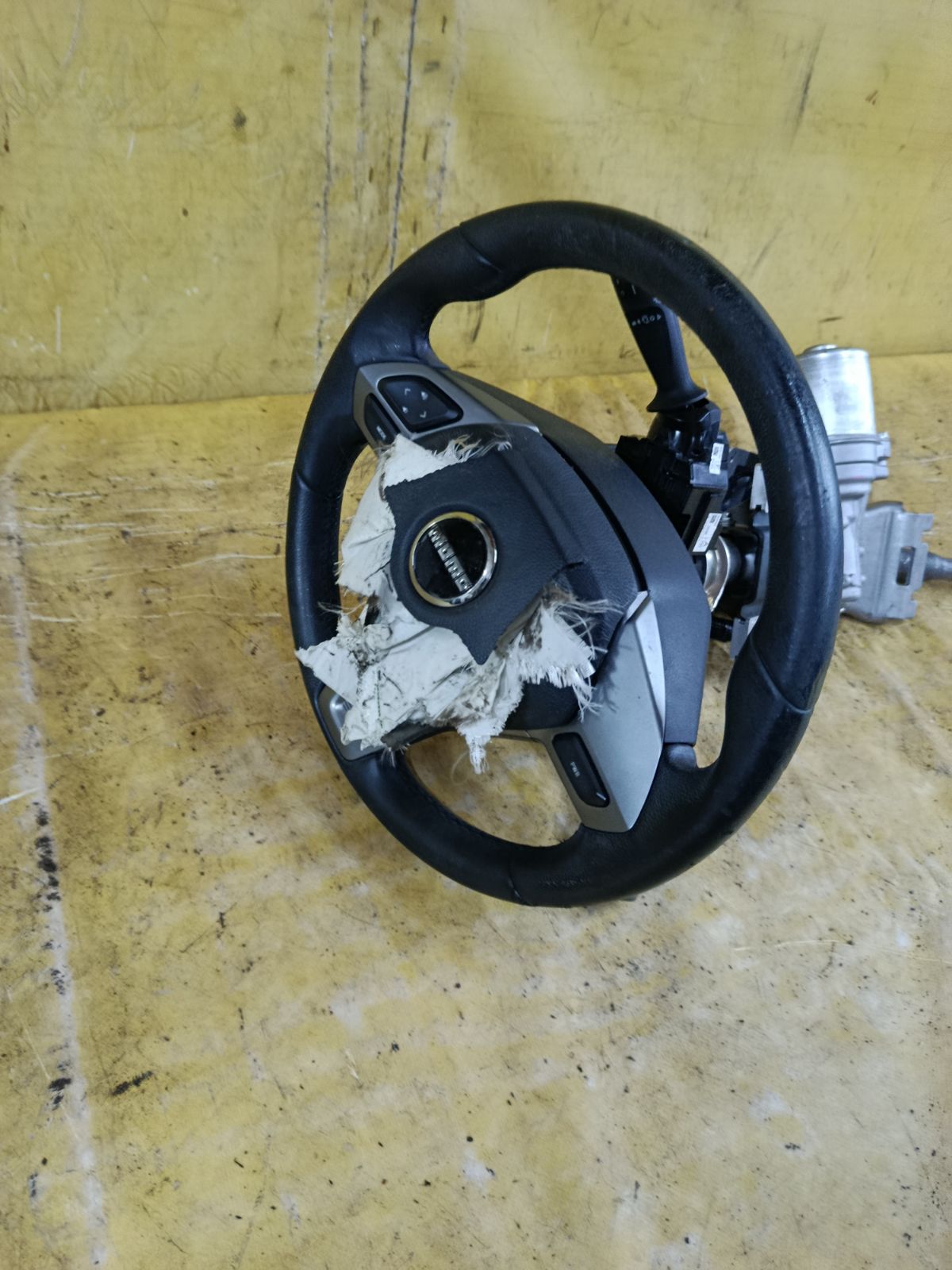 Рулевая колонка на Daihatsu Cast LA250A Фото 3