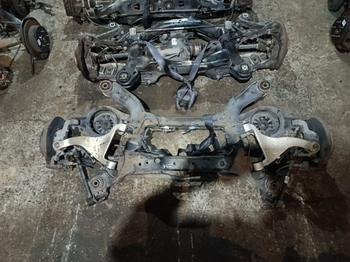 Балка подвески на Nissan Teana J31 VQ23DE Фото 1