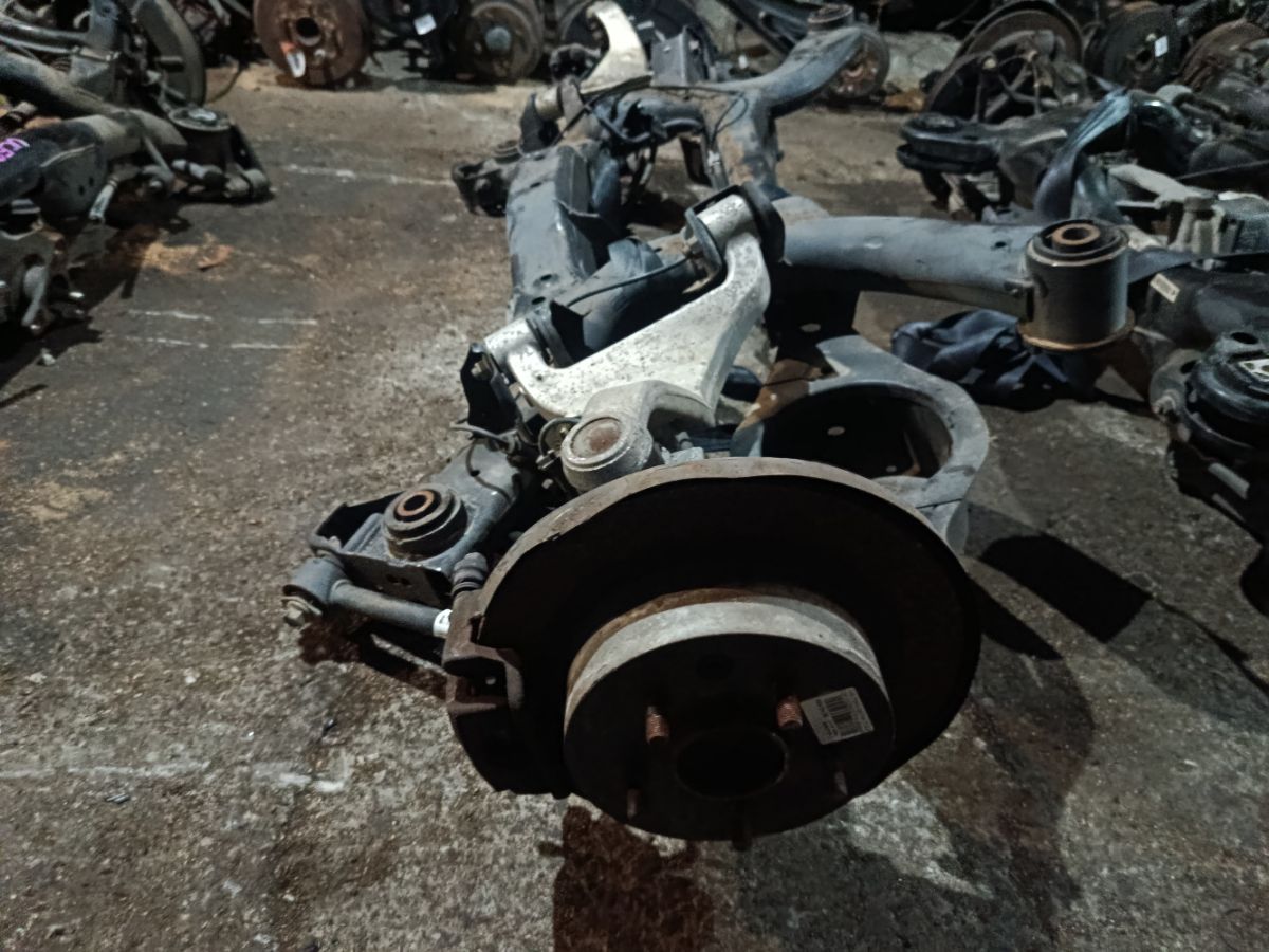 Балка подвески на Nissan Teana J31 VQ23DE Фото 4