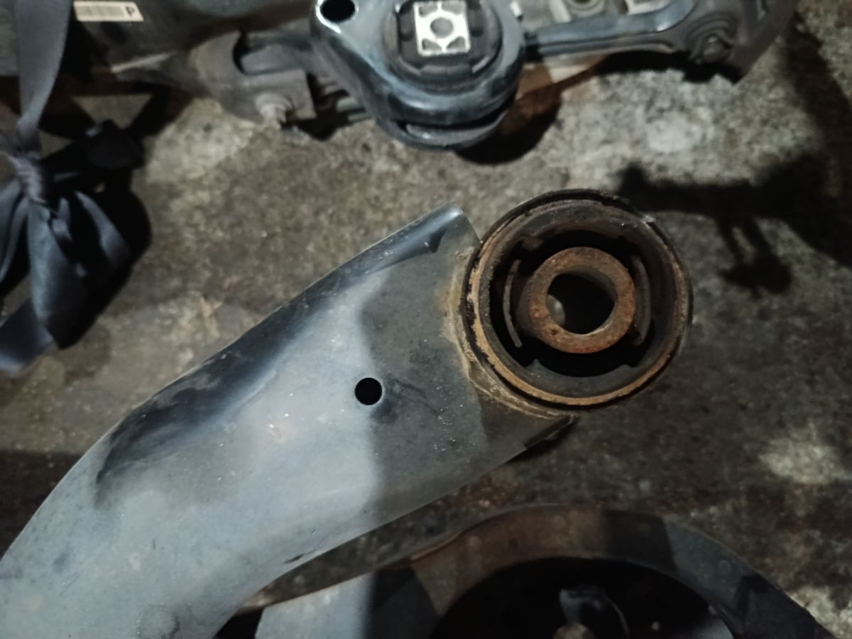 Балка подвески на Nissan Teana J31 VQ23DE Фото 5