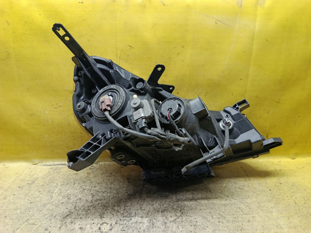 Фара 1777 1777, на Nissan Wingroad Y12 Фото 2
