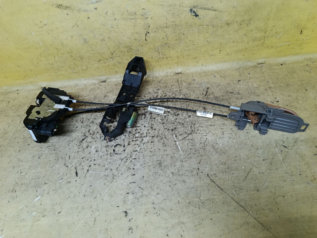 Замок двери на Nissan March AK12 Фото 1