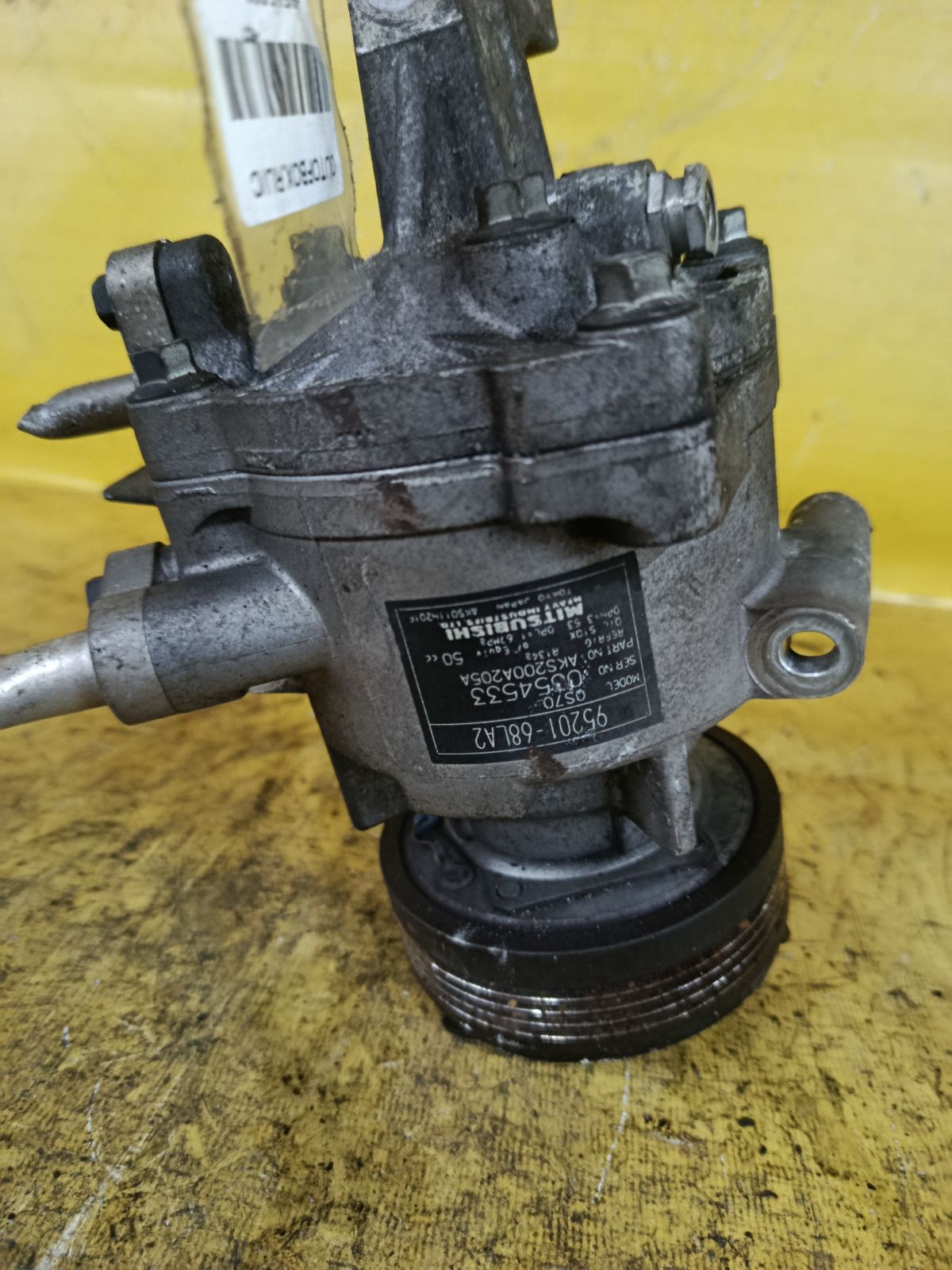 Компрессор кондиционера 95201-68LA2 на Suzuki Solio MA15S K12B Фото 2