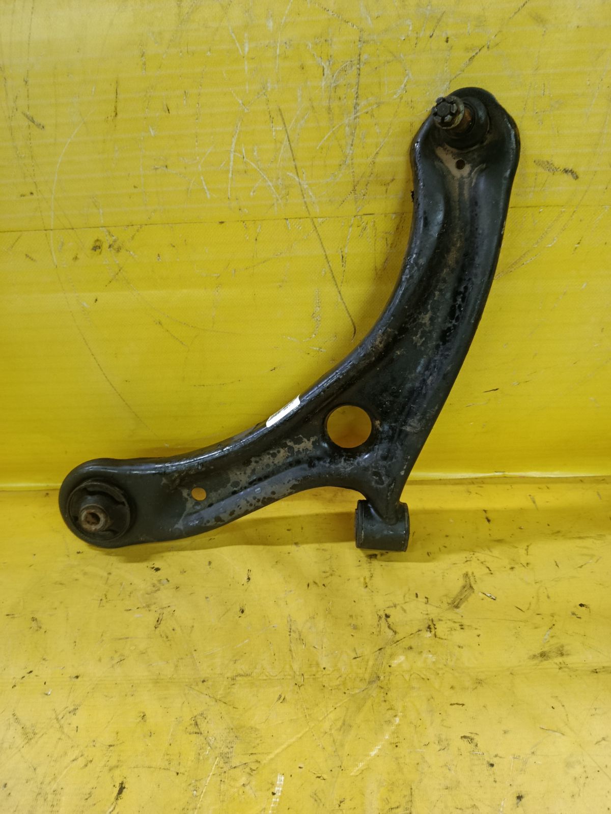 Рычаг на Suzuki Solio MA15S K12B Фото 1