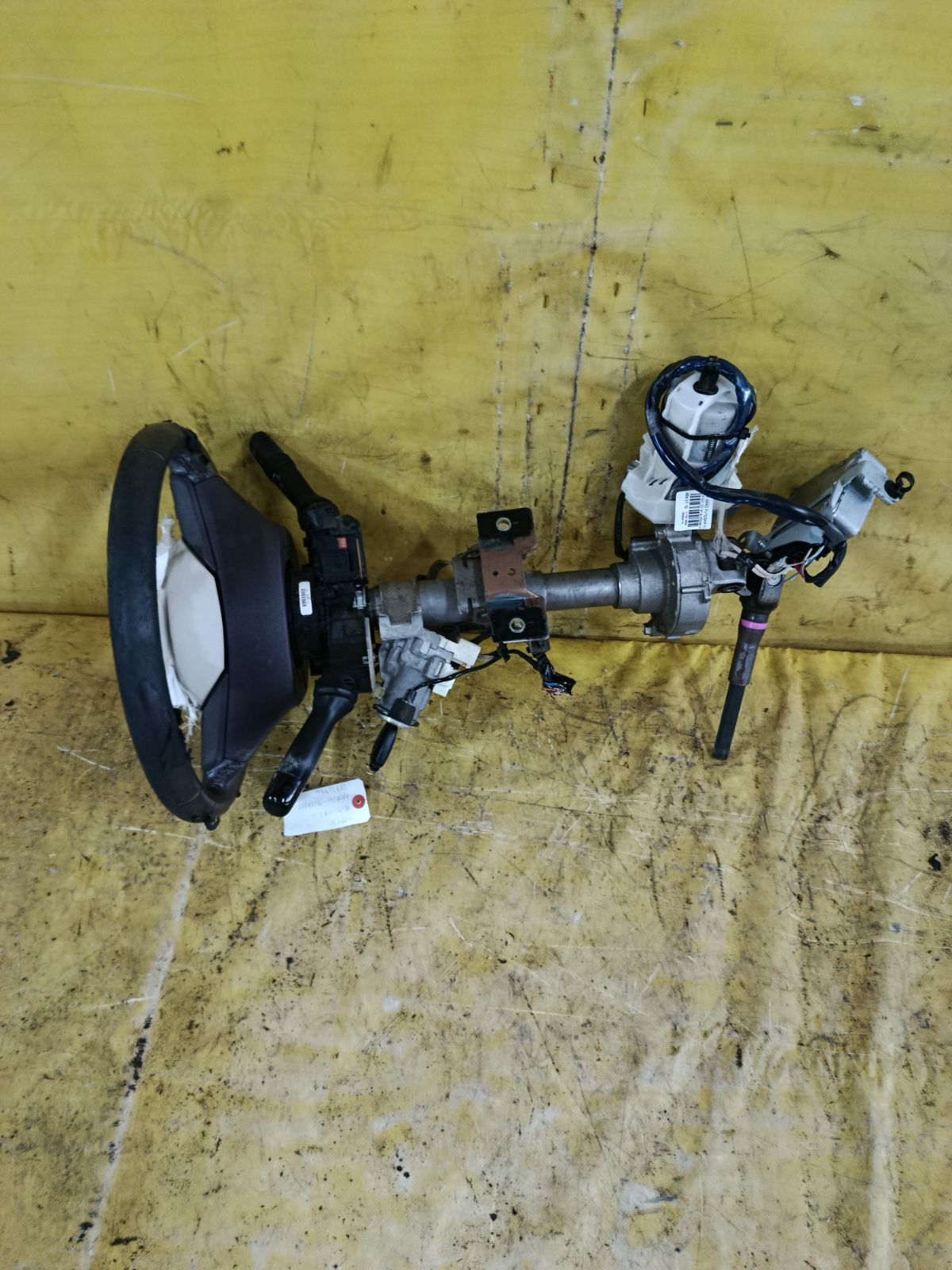 Рулевая колонка на Toyota Spade NCP141 Фото 2