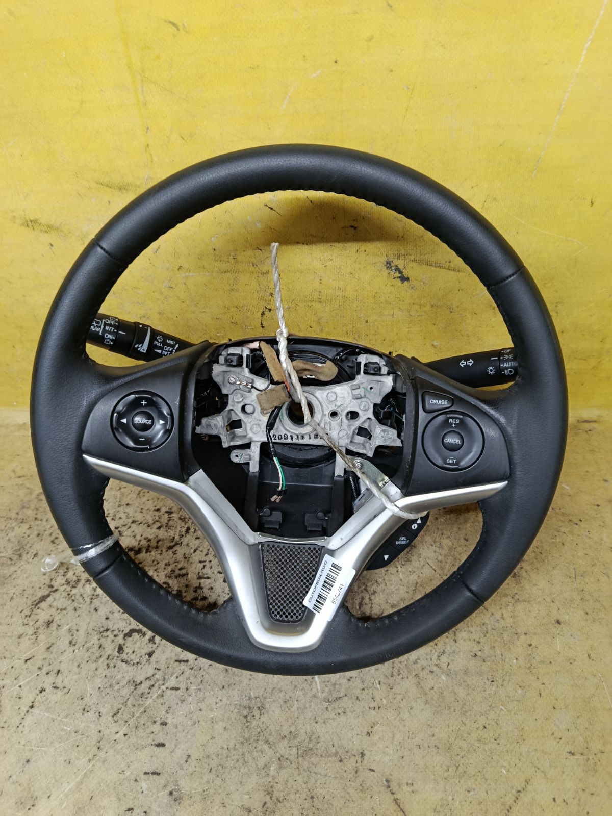 Руль на Honda Fit Hybrid GP5 Фото 1