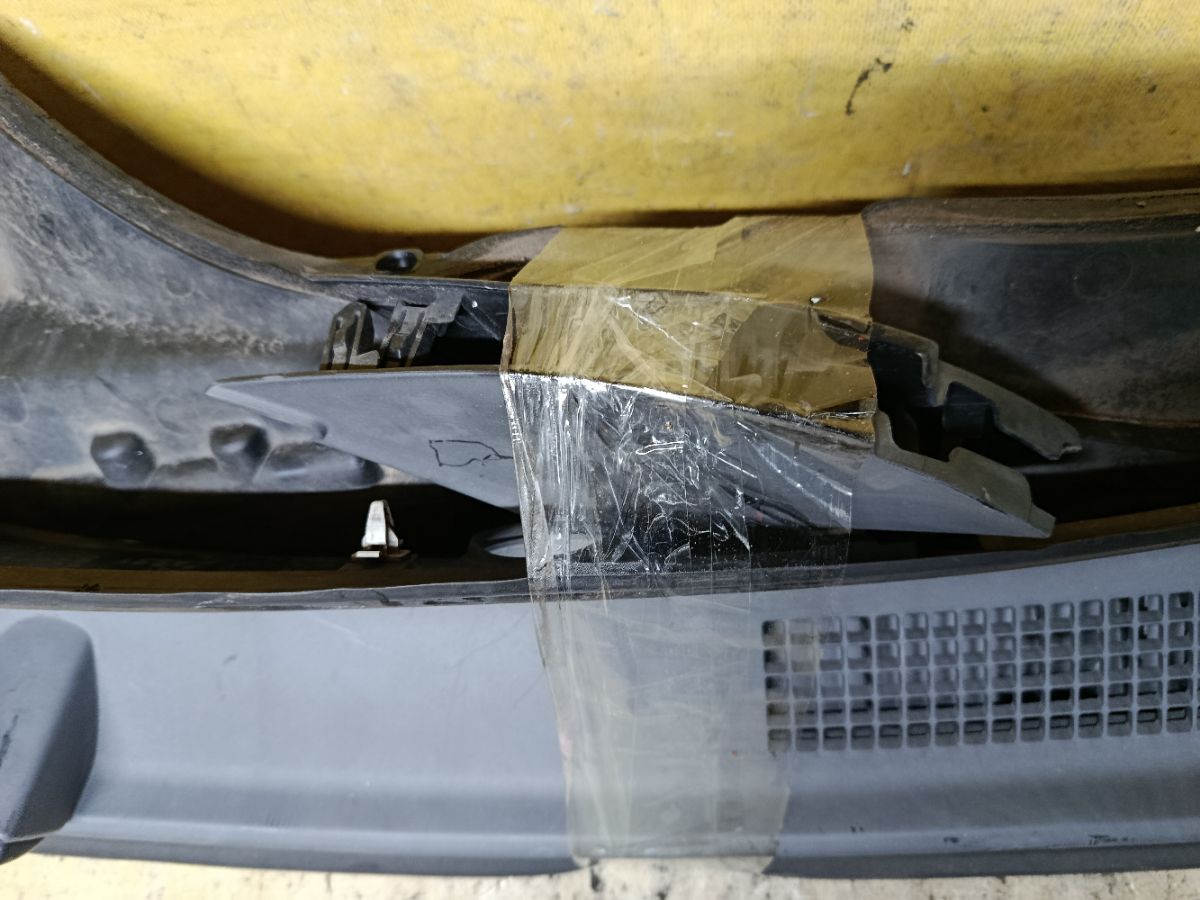 Решетка под лобовое стекло 55781-B2270 на Daihatsu Tanto LA600S Фото 2