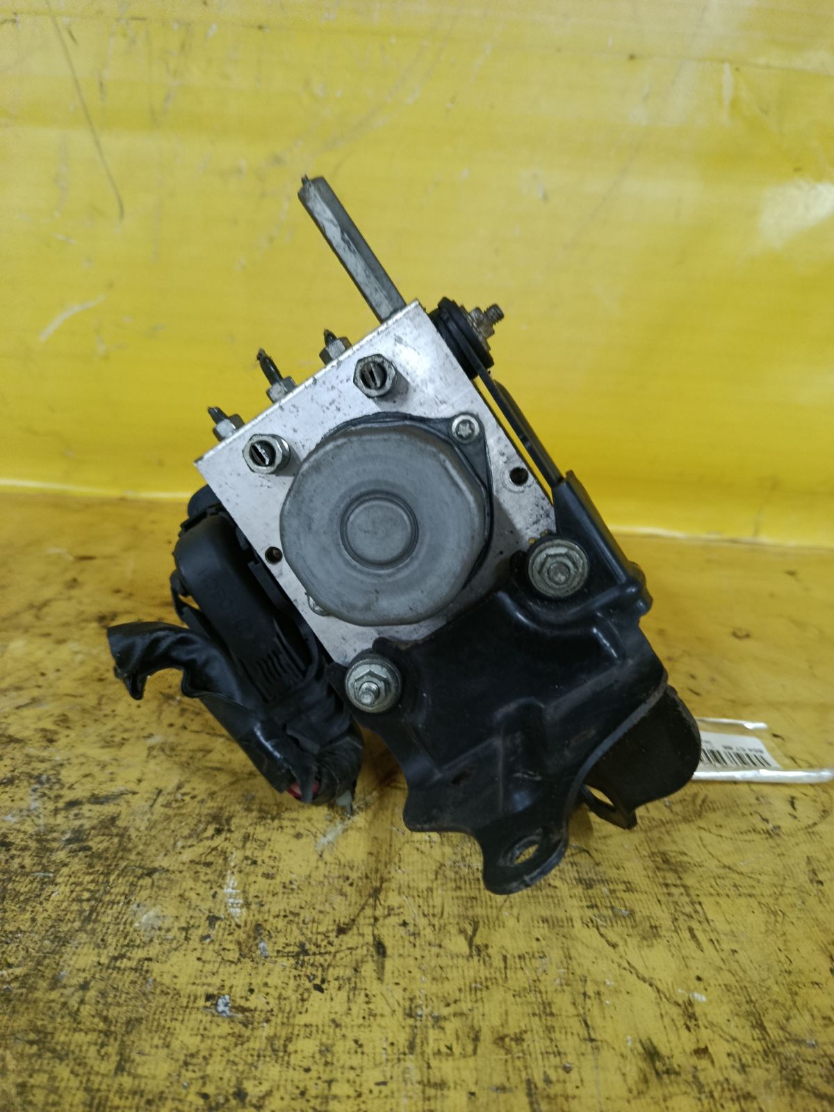 Блок ABS 89540-B2800, 44510-B2870 на Daihatsu Tanto LA600S KF-VE Фото 3