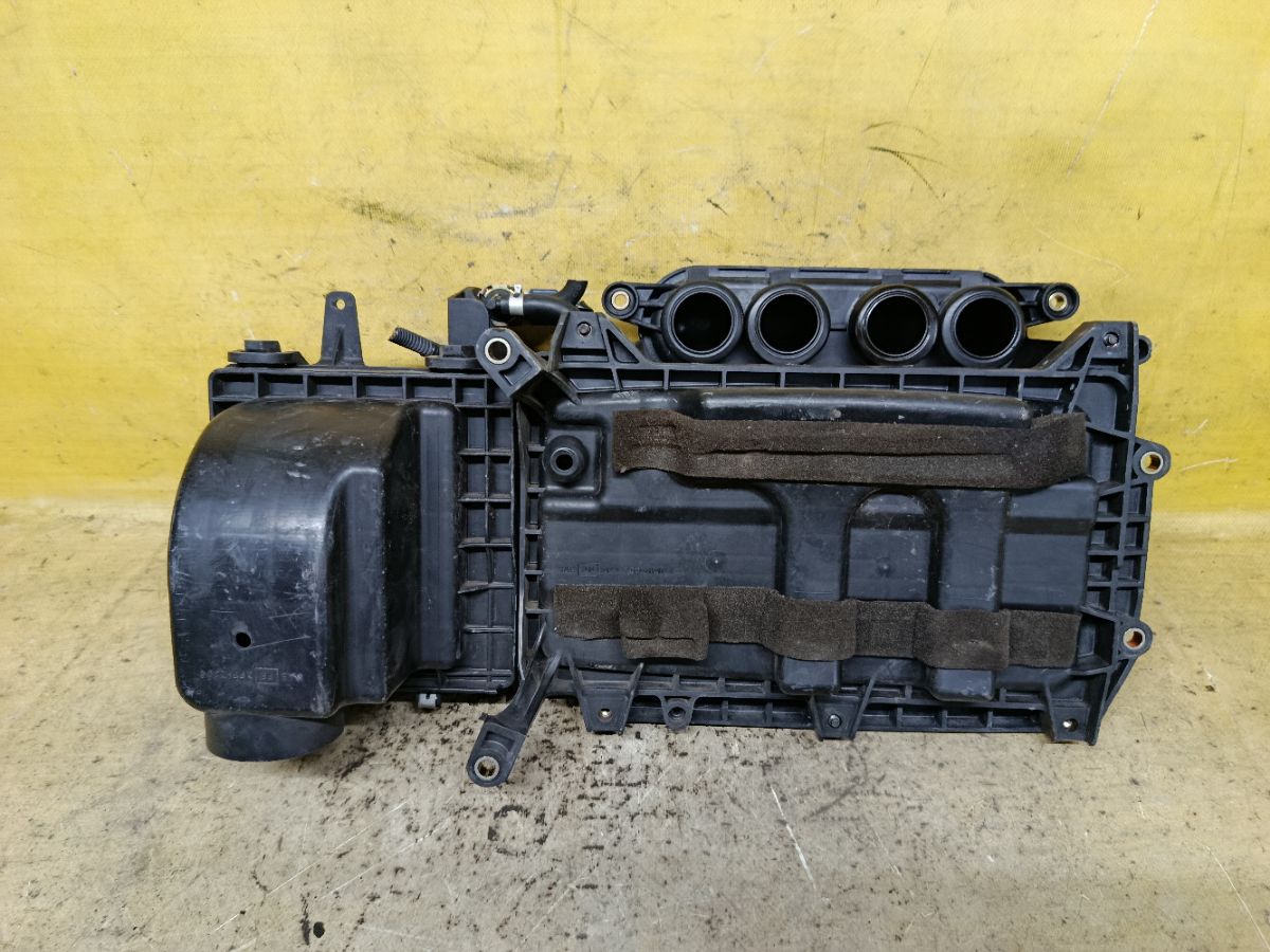 Корпус воздушного фильтра на Nissan March AK12 CR12DE Фото 2