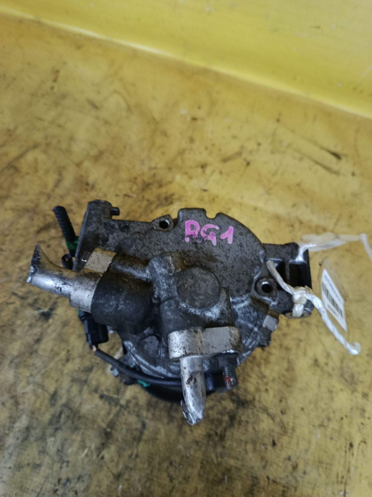 Компрессор кондиционера 38800-RTA-017 на Honda Stepwgn RG1 K20A Фото 3