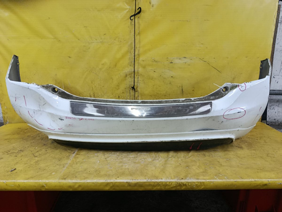Бампер на Toyota Prius ZVW30 Фото 10