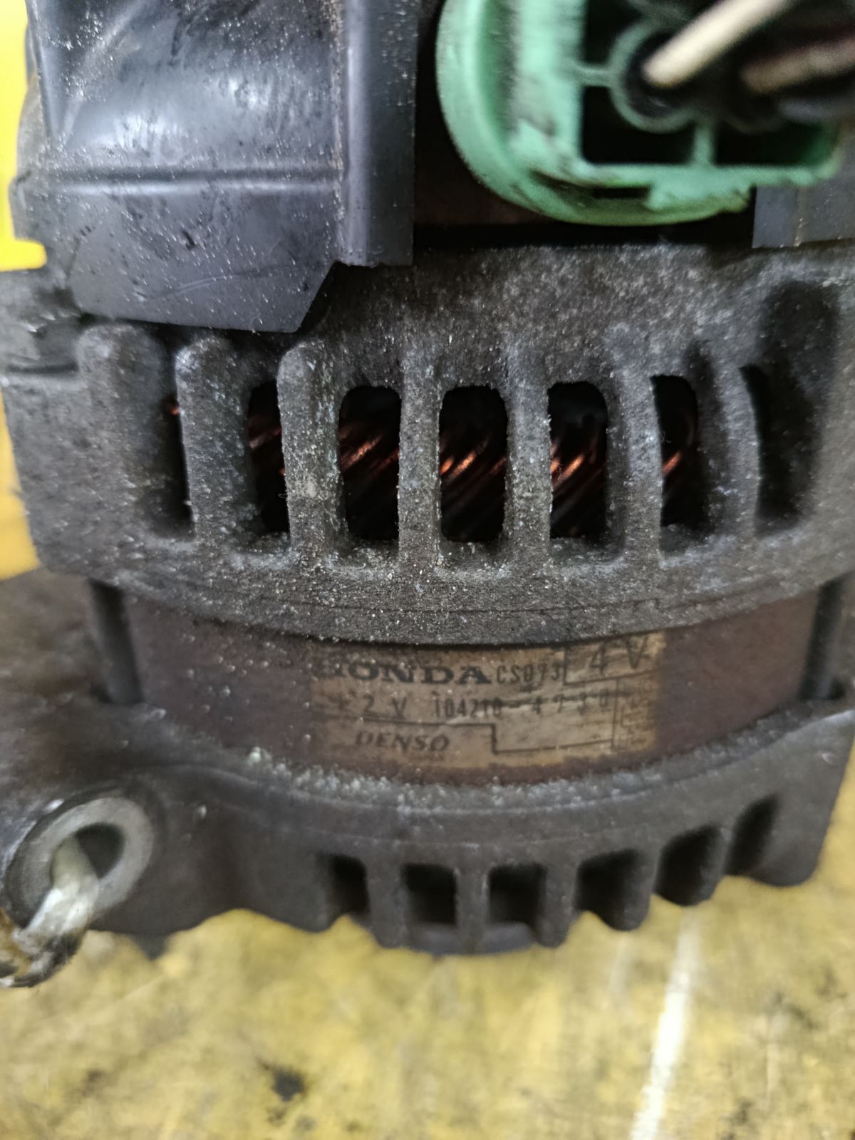 Генератор на Honda Stepwgn RG1 K20A Фото 3