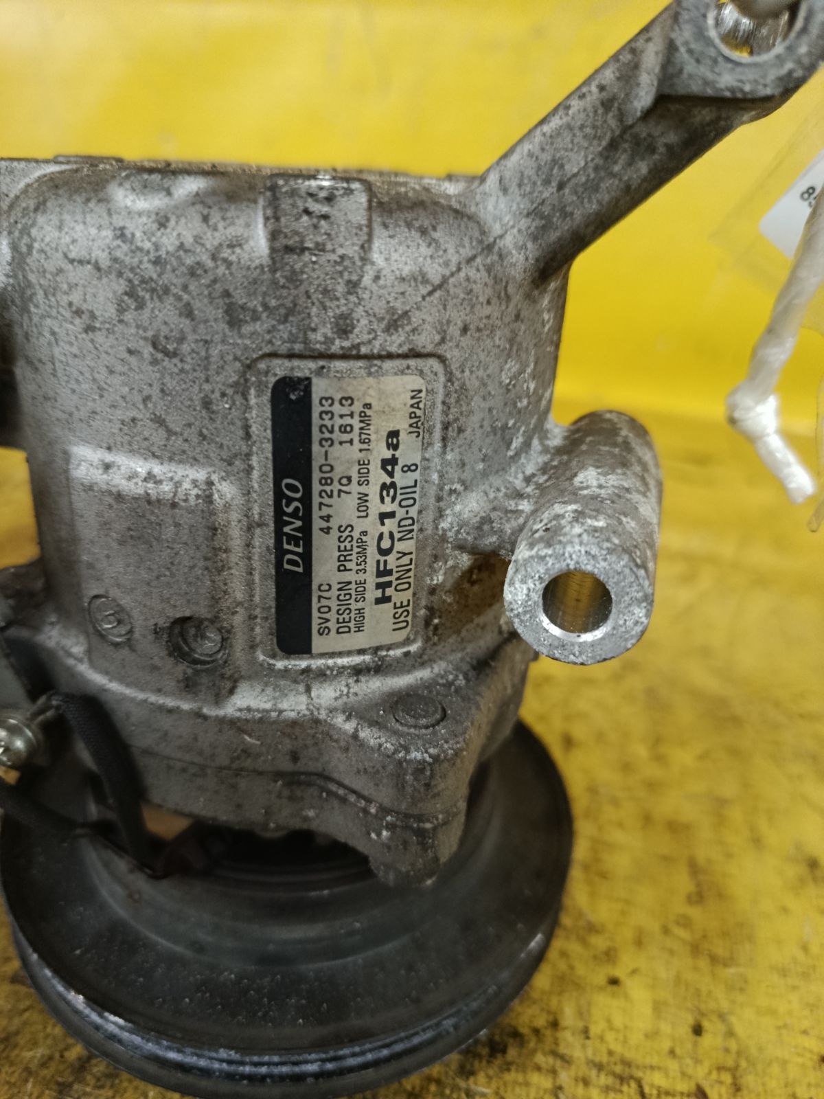 Компрессор кондиционера 447280-3233 на Daihatsu Move LA100S KF-VE Фото 3