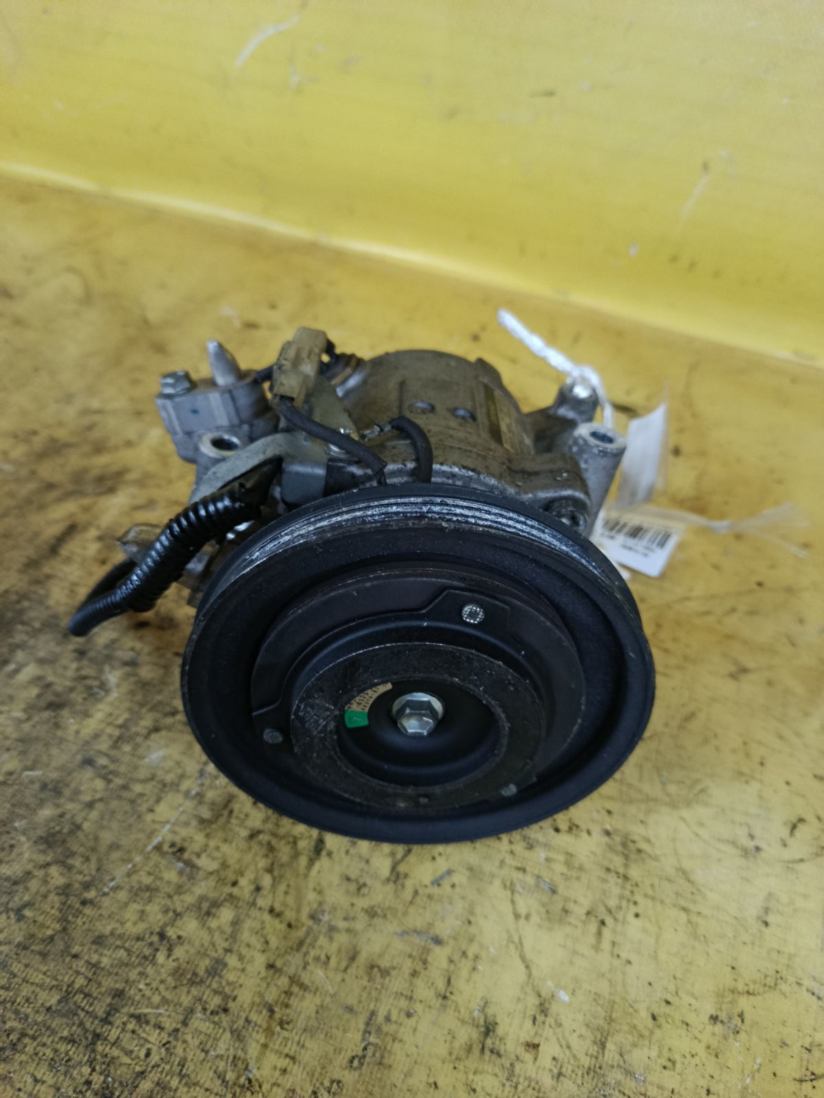 Компрессор кондиционера 447280-3233 на Daihatsu Move LA100S KF-VE Фото 5