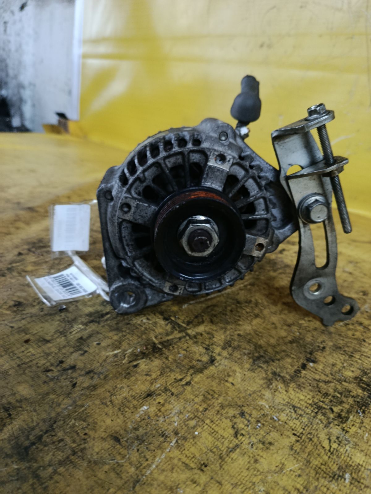 Генератор 27060-B2070 на Daihatsu Move LA100S KF-VE Фото 4