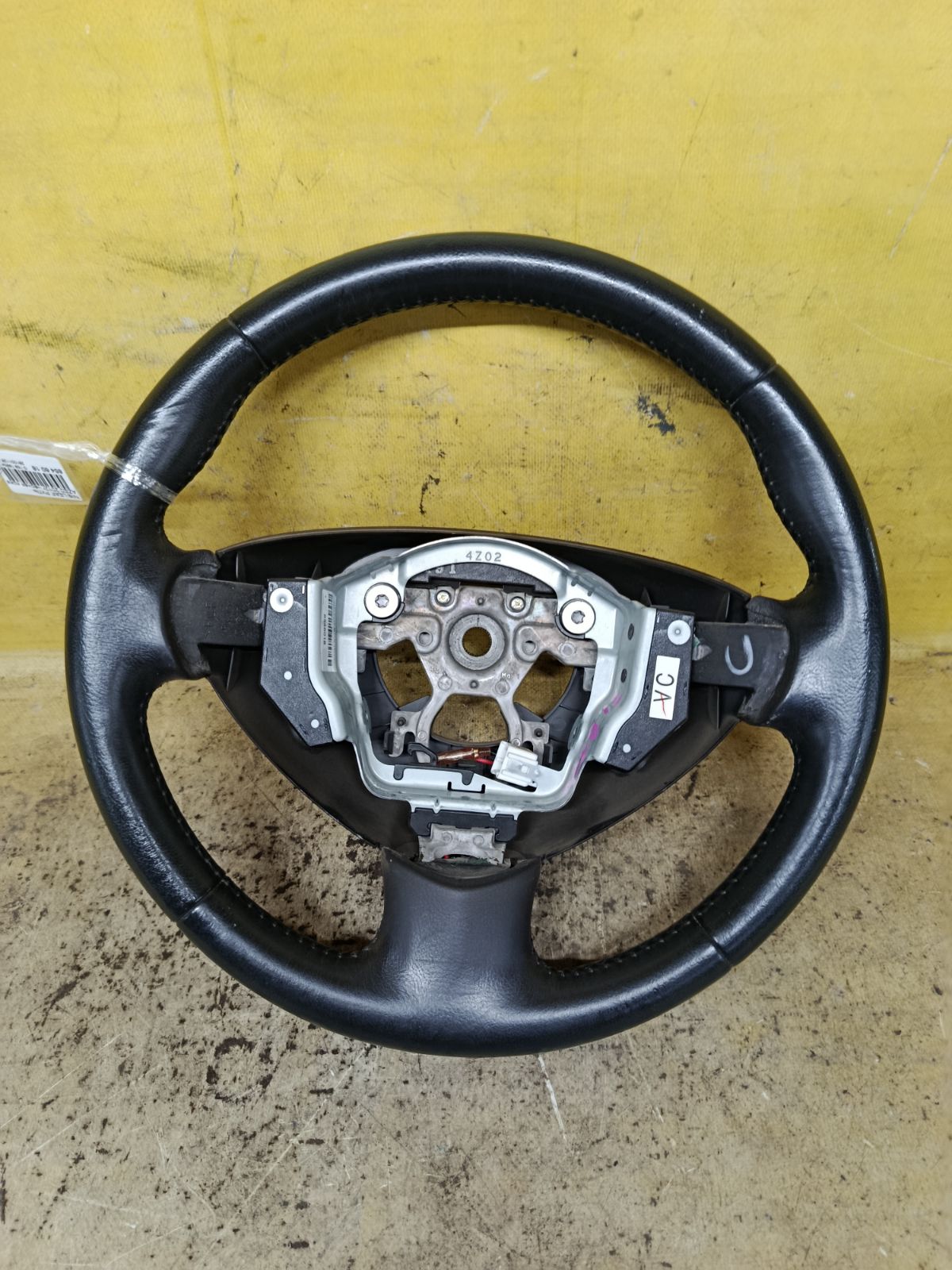 Руль на Nissan Leaf AZE0 Фото 1
