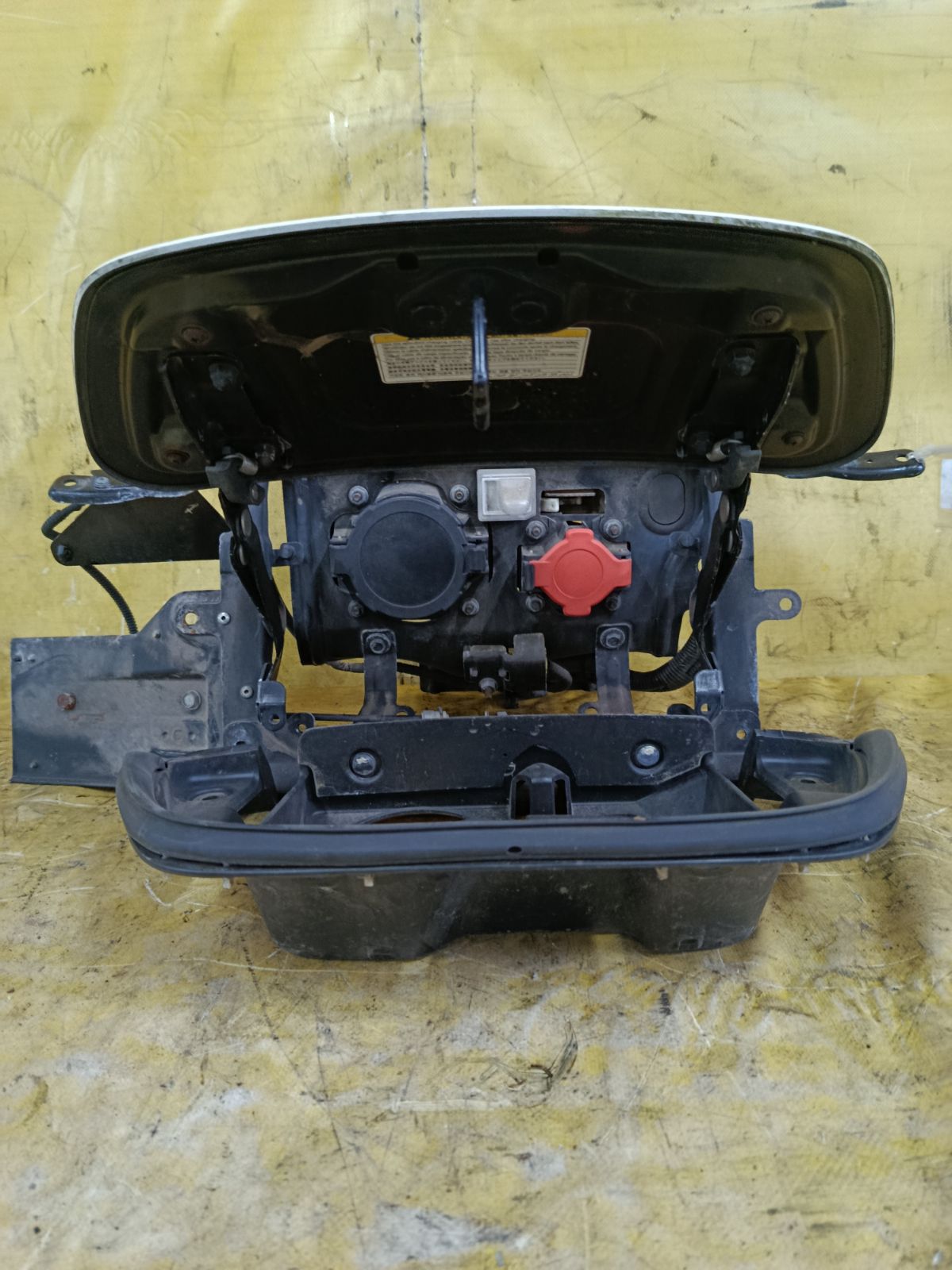 Лючок на Nissan Leaf AZE0 Фото 3