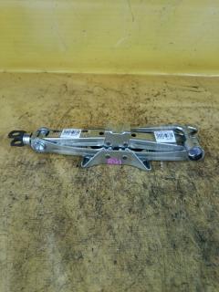 Домкрат на Honda Stepwgn RG1