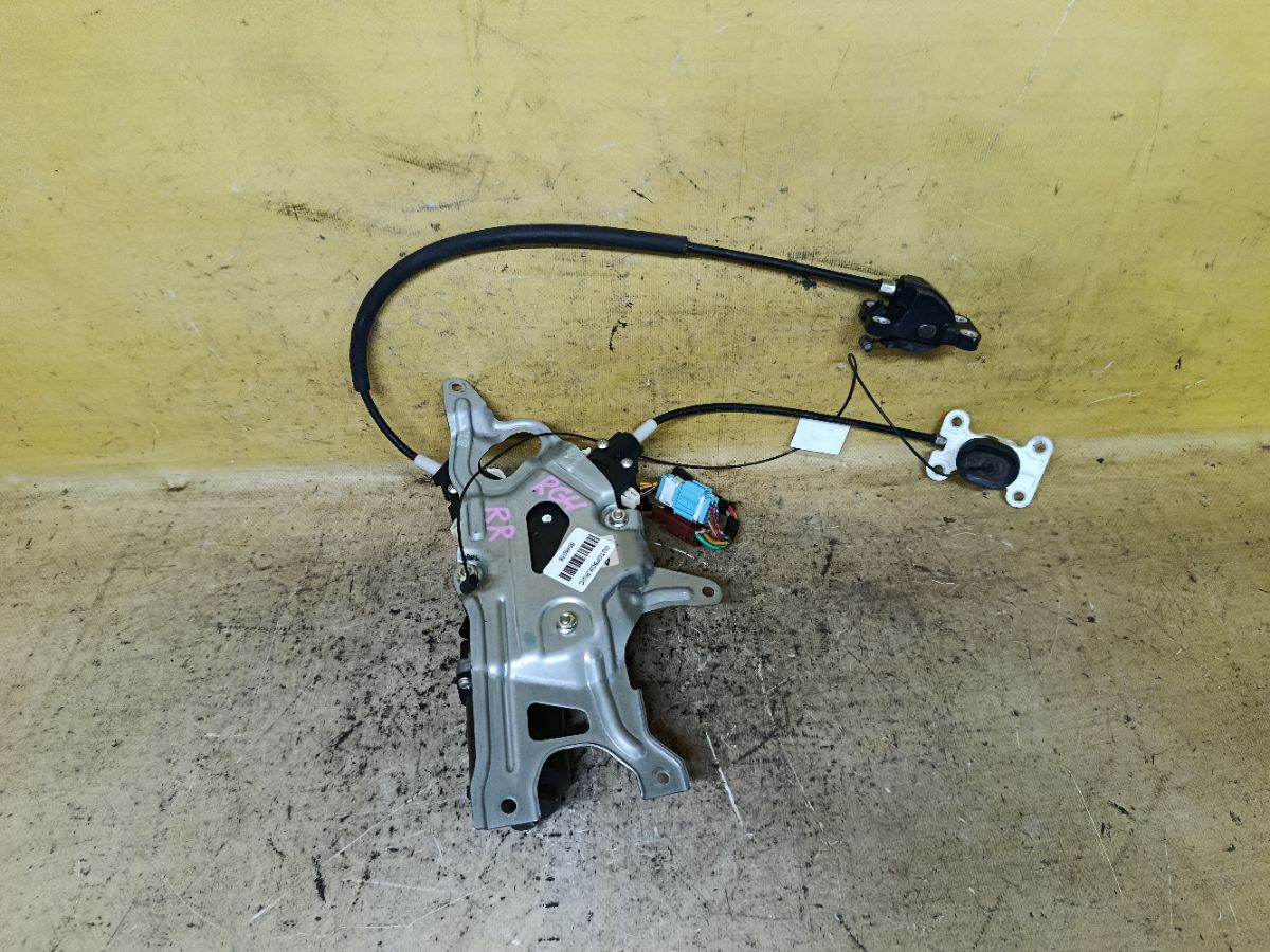 Доводчик двери на Honda Stepwgn RG4 Фото 1